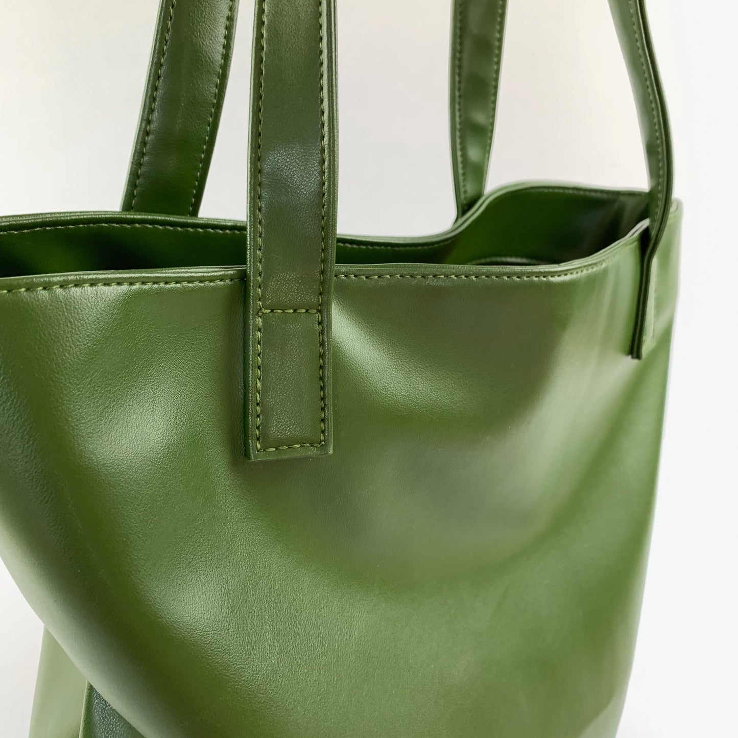 Classic Tote in Agave